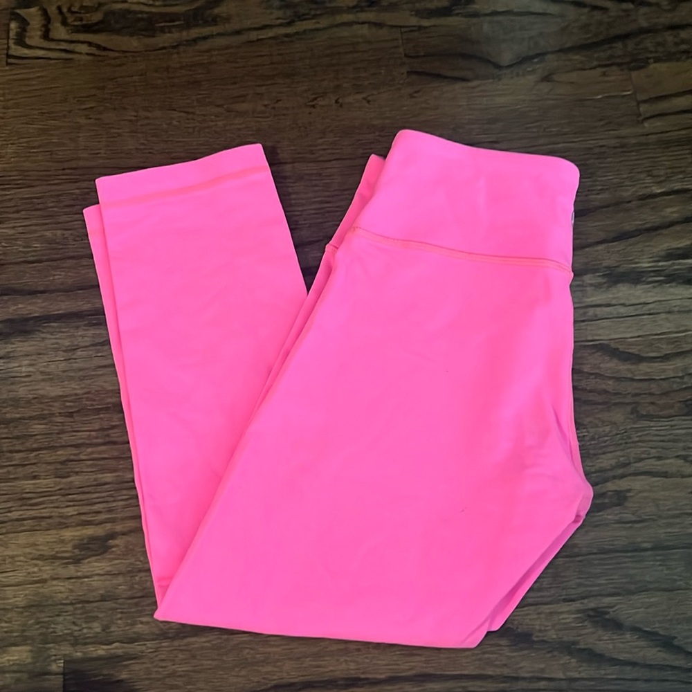 Lululemon neon pink cropped wunder under leggings
